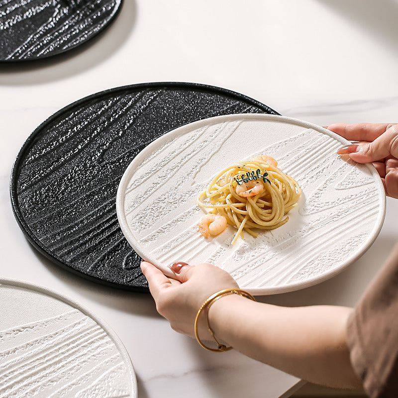 Round textured wavy ceramic dinner plate, black and white round wavy edge cutlery set for pizza/pasta/steak