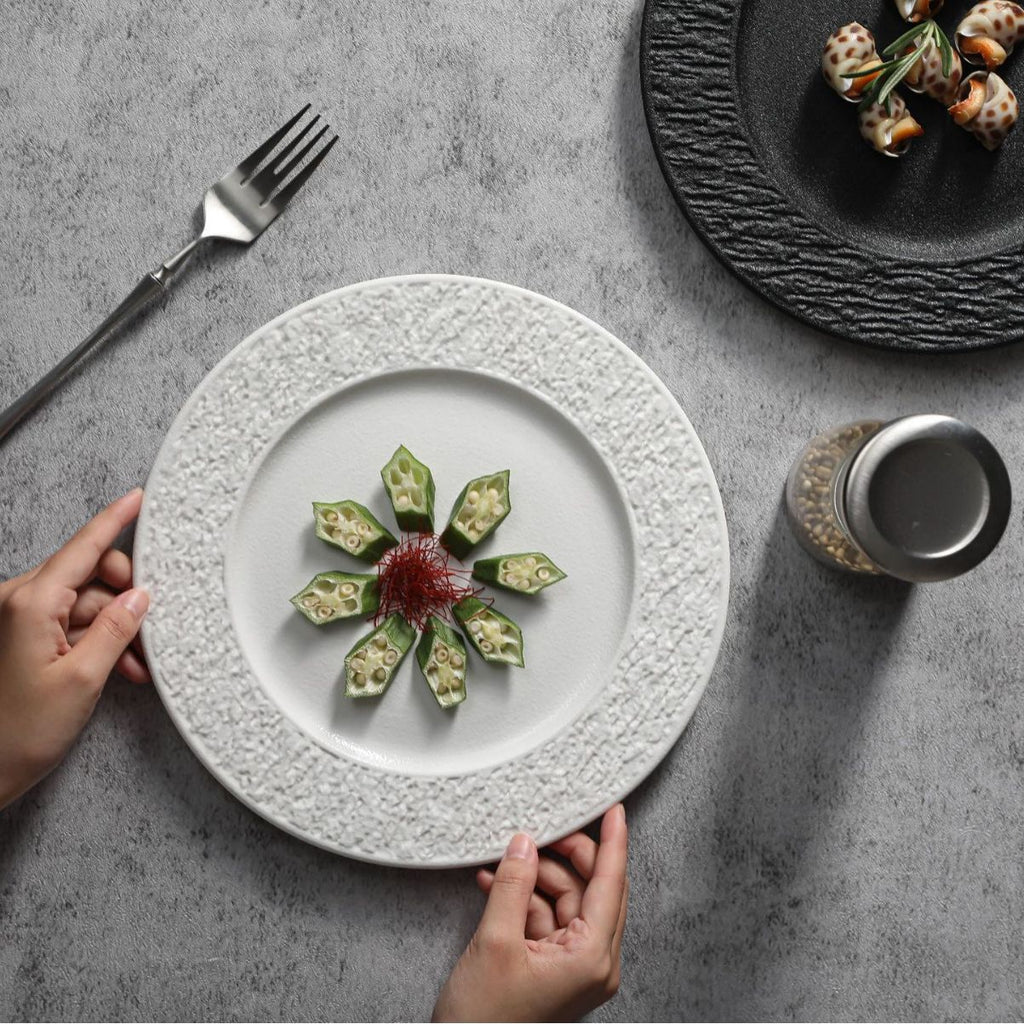 Textured Stone Ceramic Dinner Plates – Black & White Round Wavy Rim Dinnerware for Restaurant & Home