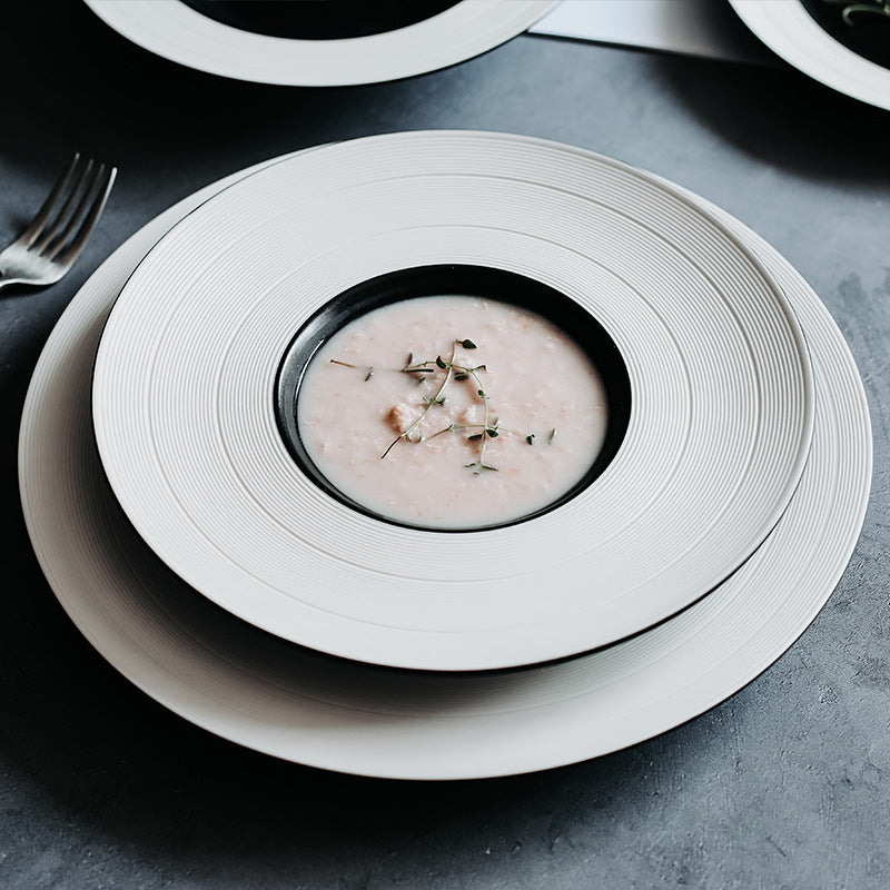 Minimalist Black & White Ceramic Plate Set – Textured Circular Rim Dinnerware for Modern Dining