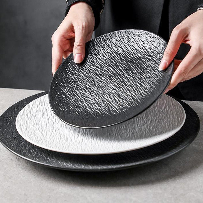Nordic Round Black Stone Ceramic Shallow Plate – Steak & Restaurant Tableware Setting
