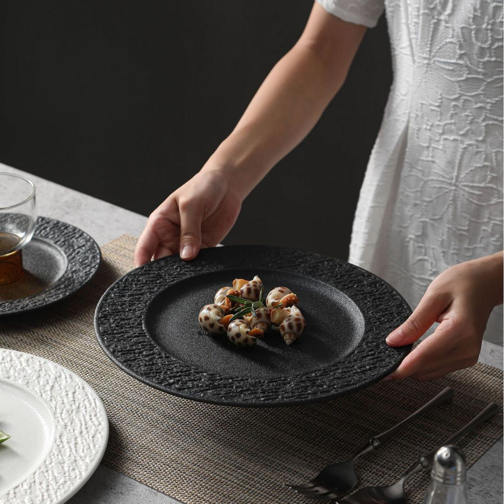 Textured Stone Ceramic Dinner Plates – Black & White Round Wavy Rim Dinnerware for Restaurant & Home